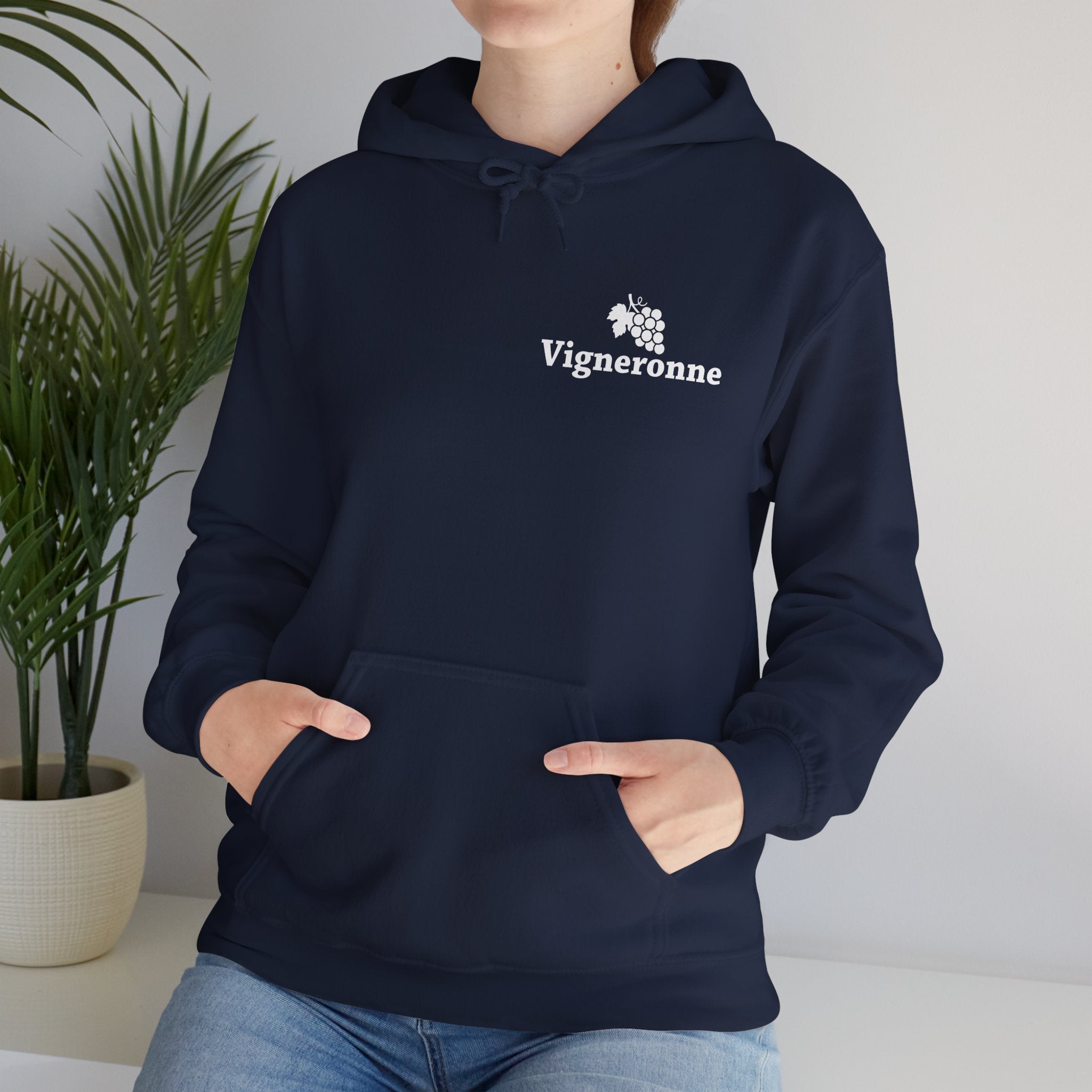 Vigneronne  – Essential Hoodie