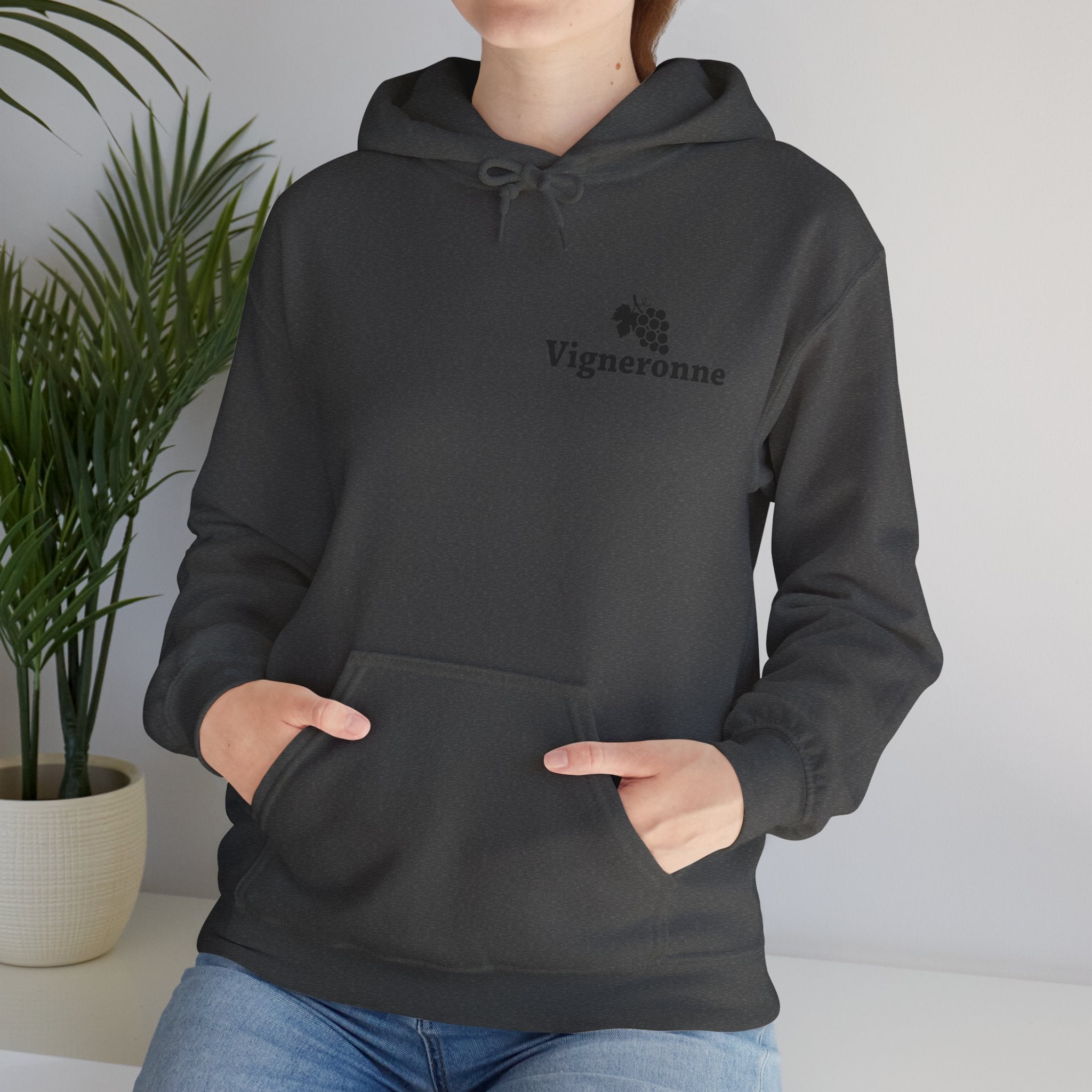 Vigneronne  – Essential Hoodie