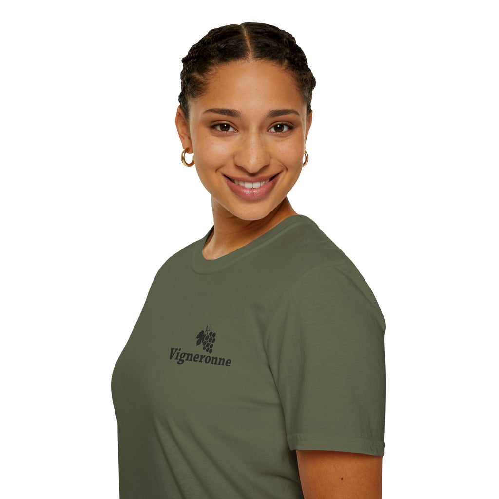Vigneronne  – Essential T-Shirt