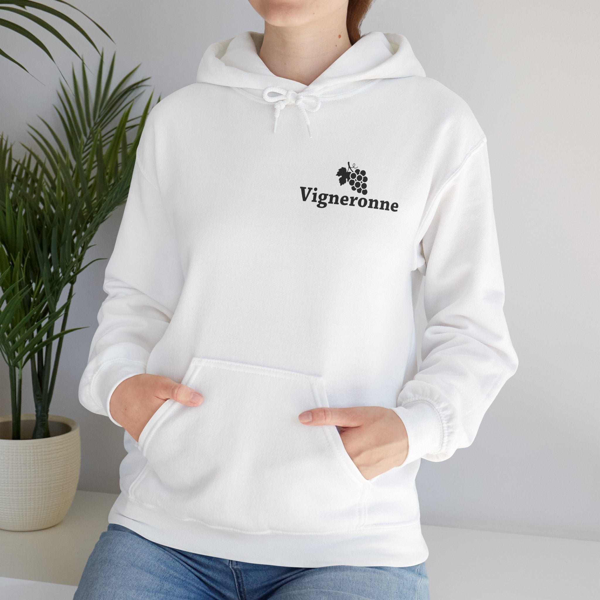 Vigneronne  – Essential Hoodie