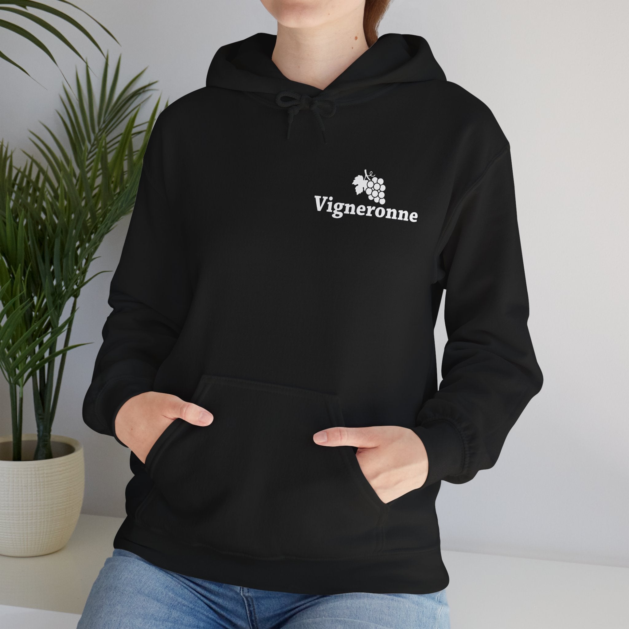 Vigneronne  – Essential Hoodie