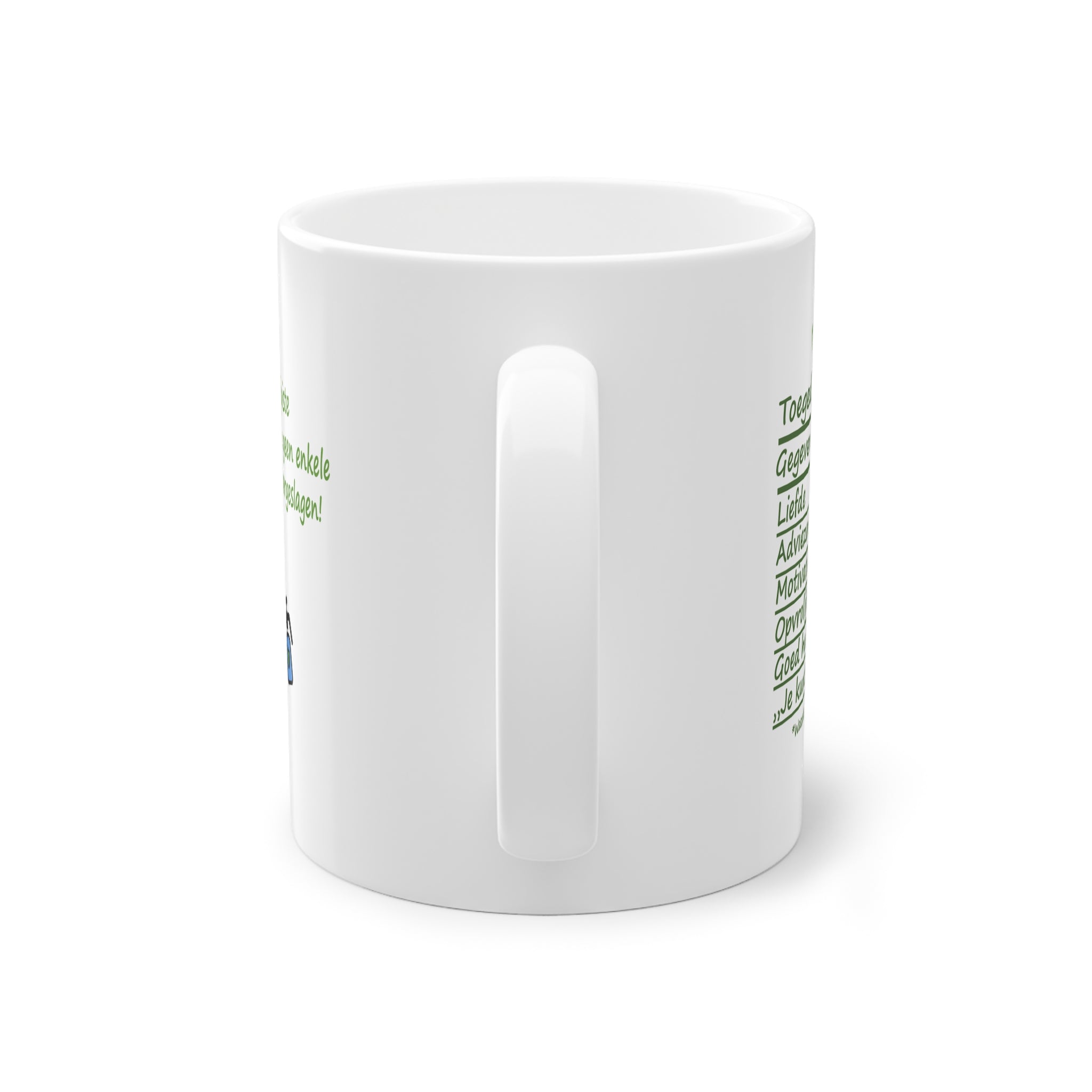 Boerin drinkt koffie uit Bedankt Mama mok tijdens pauze op de trekker